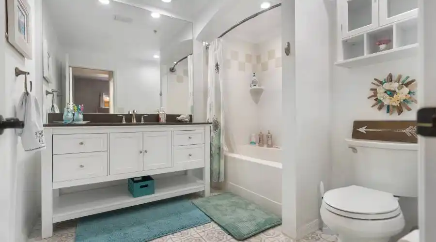 100 4th ave s, Florida, United States, 2 Bedrooms Bedrooms, 10 Rooms Rooms,2 BathroomsBathrooms,Condo,For Sale,114,1124317