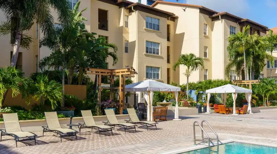 100 4th ave s, Florida, United States, 2 Bedrooms Bedrooms, 10 Rooms Rooms,2 BathroomsBathrooms,Condo,For Sale,114,1124317