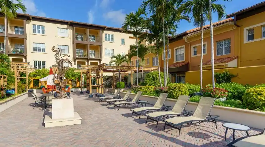 100 4th ave s, Florida, United States, 2 Bedrooms Bedrooms, 10 Rooms Rooms,2 BathroomsBathrooms,Condo,For Sale,114,1124317