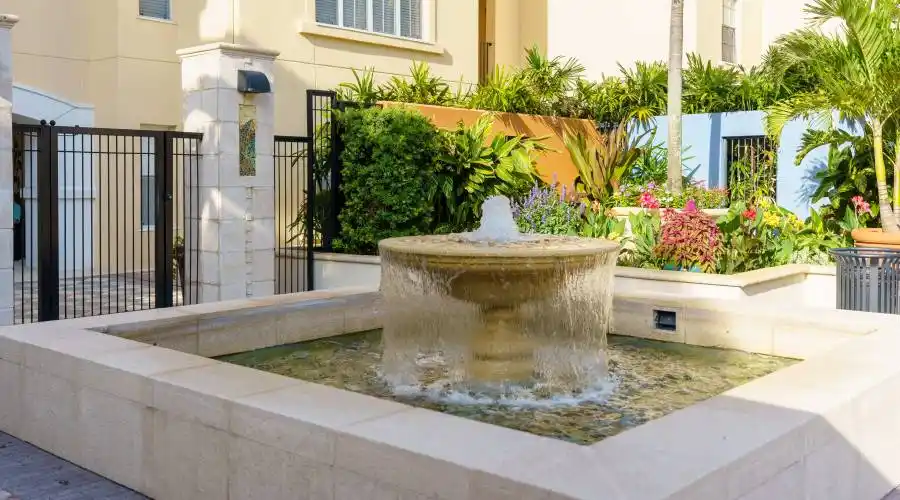 100 4th ave s, Florida, United States, 2 Bedrooms Bedrooms, 10 Rooms Rooms,2 BathroomsBathrooms,Condo,For Sale,114,1124317