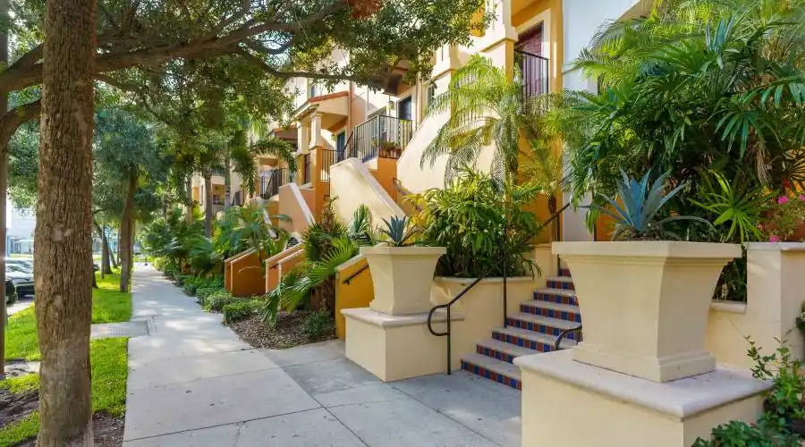 100 4th ave s, Florida, United States, 2 Bedrooms Bedrooms, 10 Rooms Rooms,2 BathroomsBathrooms,Condo,For Sale,114,1124317