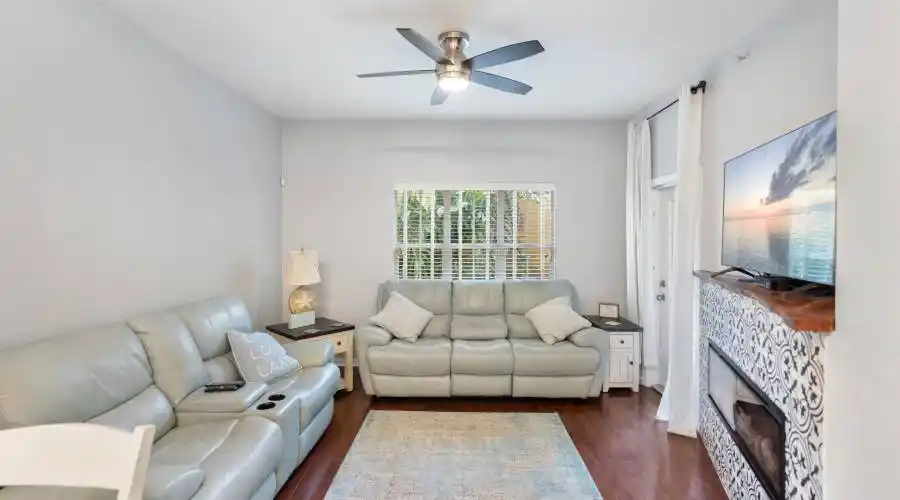 100 4th ave s, Florida, United States, 2 Bedrooms Bedrooms, 10 Rooms Rooms,2 BathroomsBathrooms,Condo,For Sale,114,1124317