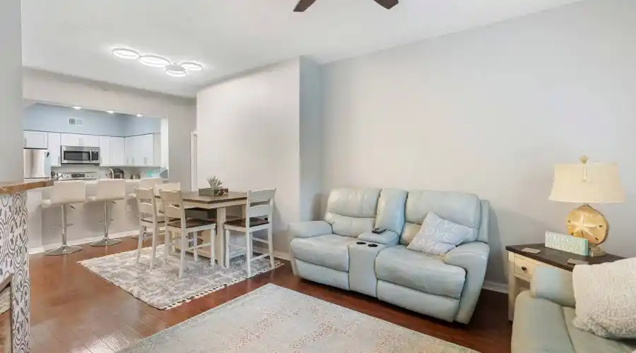 100 4th ave s, Florida, United States, 2 Bedrooms Bedrooms, 10 Rooms Rooms,2 BathroomsBathrooms,Condo,For Sale,114,1124317