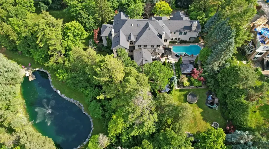 140 Rebecca Crt, Vaughan, Ontario, Canada, 9 Bedrooms Bedrooms, 22 Rooms Rooms,7 BathroomsBathrooms,Residential,For Sale,Rebecca,1127820