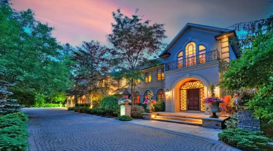 140 Rebecca Crt, Vaughan, Ontario, Canada, 9 Bedrooms Bedrooms, 22 Rooms Rooms,7 BathroomsBathrooms,Residential,For Sale,Rebecca,1127820