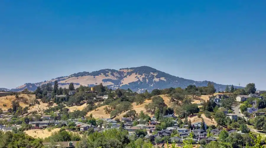 87 Carnoustie Heights, Novato, California 94949, United States, 4 Bedrooms Bedrooms, ,3.5 BathroomsBathrooms,Residential,For Sale,87 Carnoustie Heights,1131840