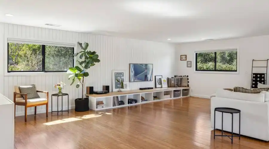 917 Skillman, Petaluma, California, United States, 2 Bedrooms Bedrooms, ,2 BathroomsBathrooms,Residential,For Sale,Skillman,1136511