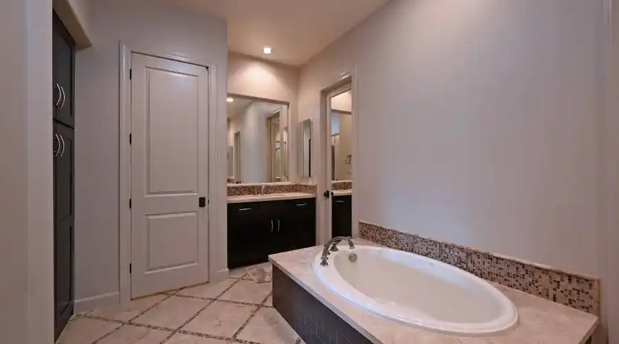 9154 E Hoverland Rd, Scottsdale, Arizona 85255, United States, 2 Bedrooms Bedrooms, 2 Rooms Rooms,2 BathroomsBathrooms,Residential,For Sale,E Hoverland Rd,1143917