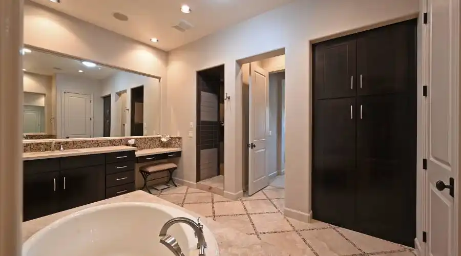9154 E Hoverland Rd, Scottsdale, Arizona 85255, United States, 2 Bedrooms Bedrooms, 2 Rooms Rooms,2 BathroomsBathrooms,Residential,For Sale,E Hoverland Rd,1143917
