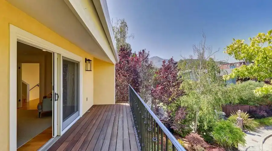 59 Meadowood Dr, Larkspur, California 94939, United States, 4 Bedrooms Bedrooms, ,2.5 BathroomsBathrooms,Residential,For Sale,59 Meadowood Dr,1147592
