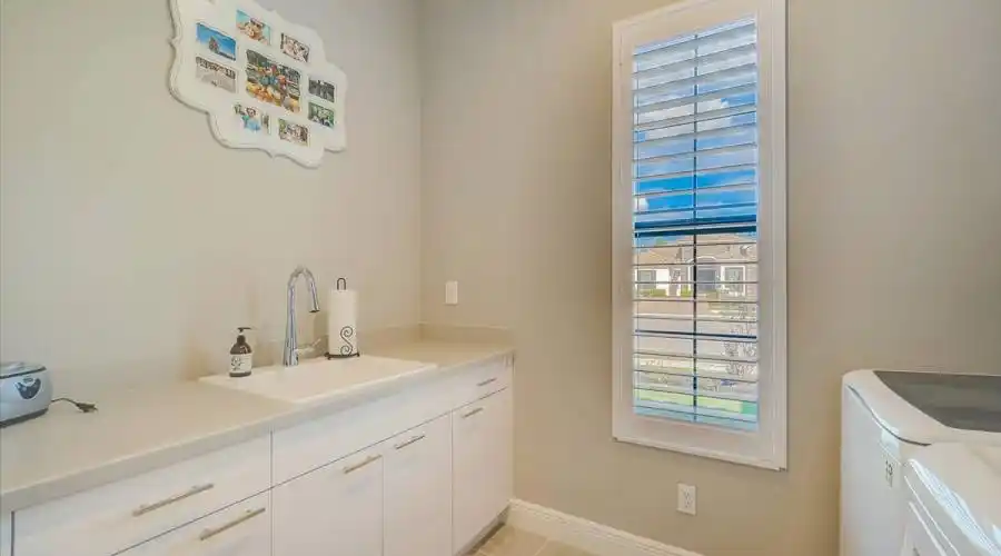 16604 Collingtree Crossing, Florida 34202, United States, 3 Bedrooms Bedrooms, 5 Rooms Rooms,2 BathroomsBathrooms,Residential,For Sale,Collingtree,1163793