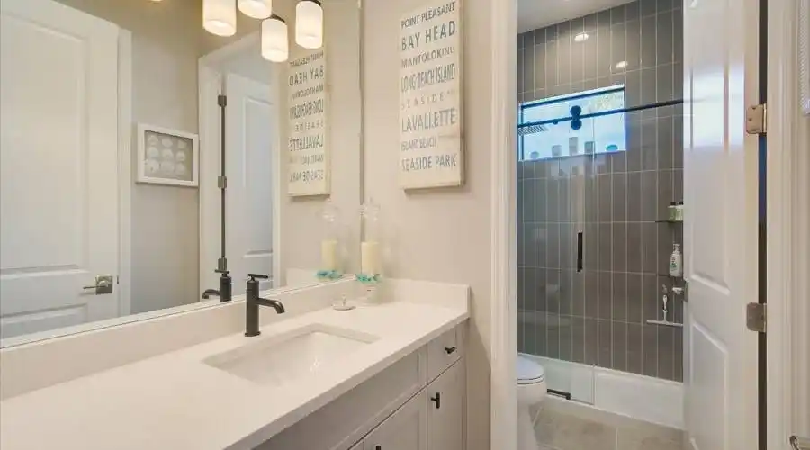 16604 Collingtree Crossing, Florida 34202, United States, 3 Bedrooms Bedrooms, 5 Rooms Rooms,2 BathroomsBathrooms,Residential,For Sale,Collingtree,1163793