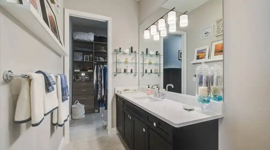 16604 Collingtree Crossing, Florida 34202, United States, 3 Bedrooms Bedrooms, 5 Rooms Rooms,2 BathroomsBathrooms,Residential,For Sale,Collingtree,1163793