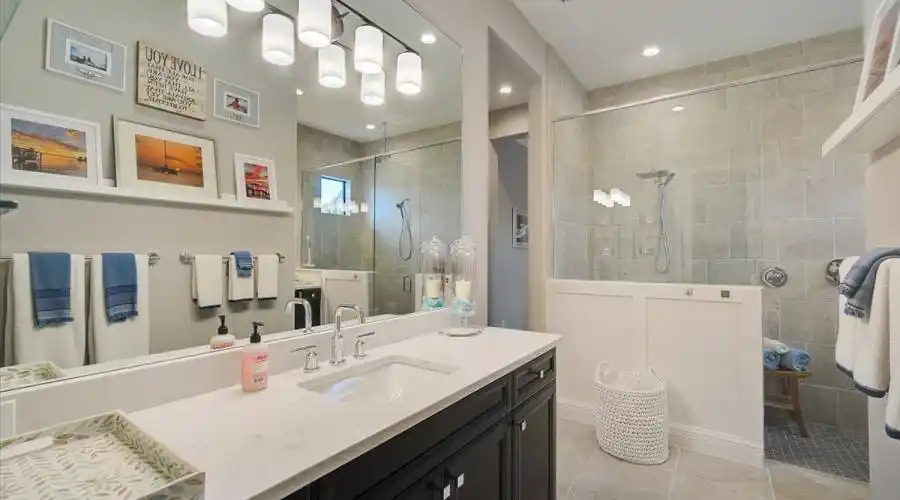16604 Collingtree Crossing, Florida 34202, United States, 3 Bedrooms Bedrooms, 5 Rooms Rooms,2 BathroomsBathrooms,Residential,For Sale,Collingtree,1163793