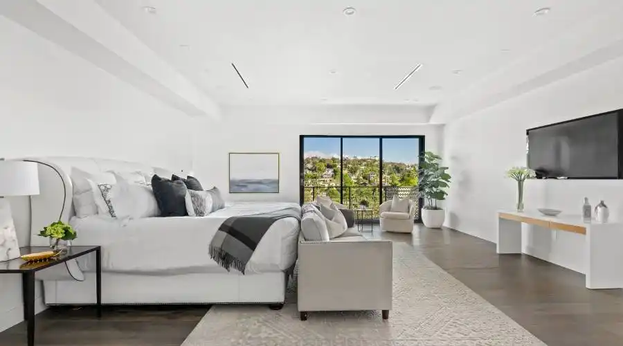 2311 Vasanta Way, Los Angeles, California, 90068, United States, 4 Bedrooms Bedrooms, ,6 BathroomsBathrooms,Residential,For Sale,Vasanta Way,1177773