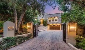 17647 Belinda St, Encino, California, United States, 6 Bedrooms Bedrooms, ,8 BathroomsBathrooms,Residential,For Sale,Belinda St,1177784 17647 Belinda St, Encino, California, United States, 6 Bedrooms Bedrooms, ,8 BathroomsBathrooms,Residential,For Sale,Belinda St,1177784