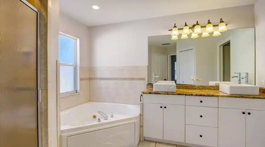 724 Hubbel Rd, Florida 34208, United States, 4 Bedrooms Bedrooms, 6 Rooms Rooms,2 BathroomsBathrooms,Residential,For Sale,Hubbel,1191769
