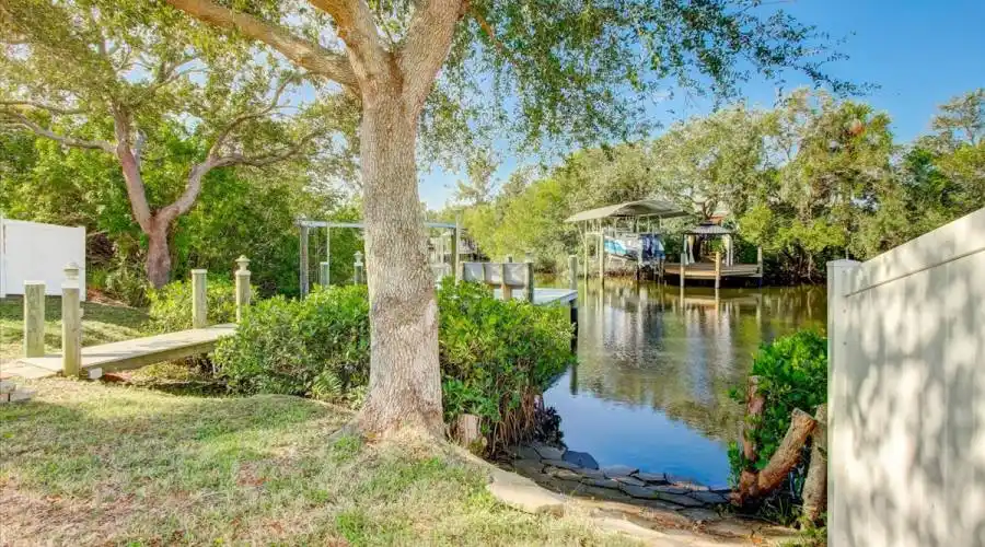 724 Hubbel Rd, Florida 34208, United States, 4 Bedrooms Bedrooms, 6 Rooms Rooms,2 BathroomsBathrooms,Residential,For Sale,Hubbel,1191769