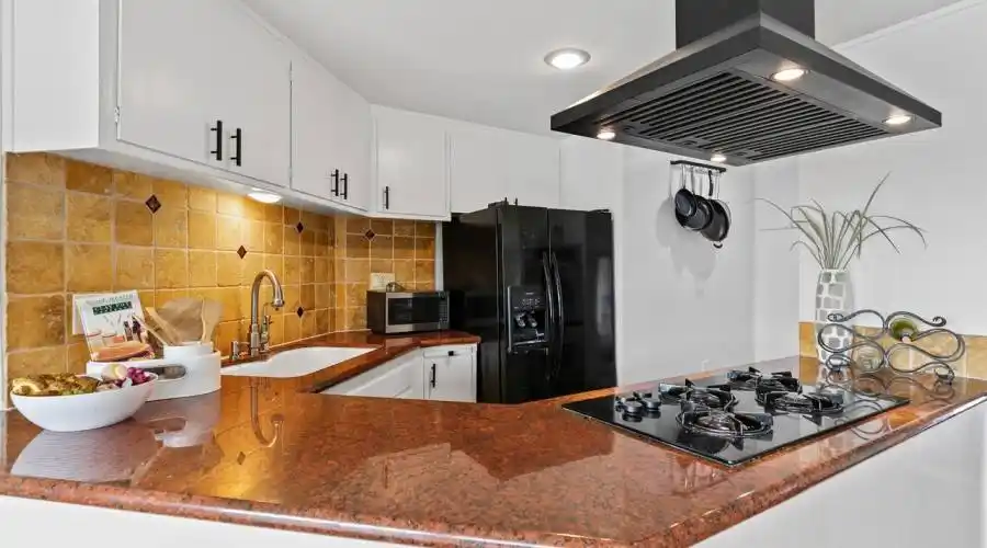 16611 Edgewater Ln, Huntington Beach, California 92649, United States, 2 Bedrooms Bedrooms, 6 Rooms Rooms,2 BathroomsBathrooms,Single family home,For Sale,Edgewater,1,1193082