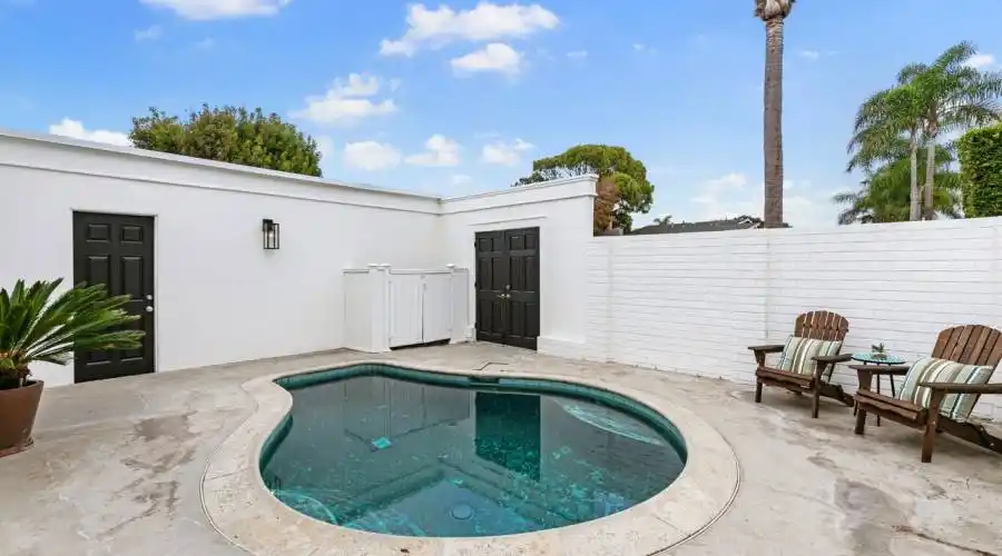 16611 Edgewater Ln, Huntington Beach, California 92649, United States, 2 Bedrooms Bedrooms, 6 Rooms Rooms,2 BathroomsBathrooms,Single family home,For Sale,Edgewater,1,1193082