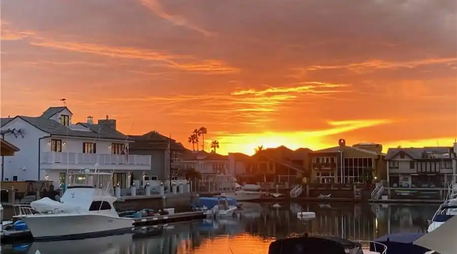16611 Edgewater Ln, Huntington Beach, California 92649, United States, 2 Bedrooms Bedrooms, 6 Rooms Rooms,2 BathroomsBathrooms,Single family home,For Sale,Edgewater,1,1193082