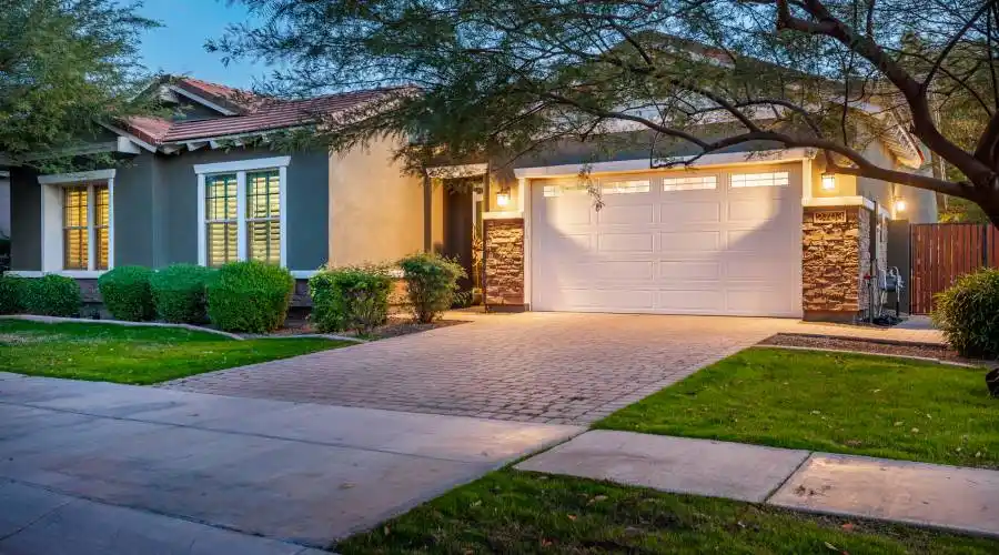 2703 E Indigo Pl, Chandler, Arizona 85286, United States, 3 Bedrooms Bedrooms, 3 Rooms Rooms,3 BathroomsBathrooms,Residential,For Sale,E Indigo Pl,1197454