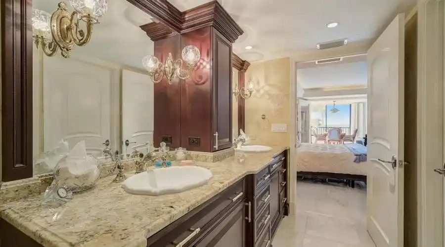 8600 Midnight Pass Rd, Florida, United States, 3 Bedrooms Bedrooms, 5 Rooms Rooms,4 BathroomsBathrooms,Condo,For Sale,Midnight Pass,202,1199868