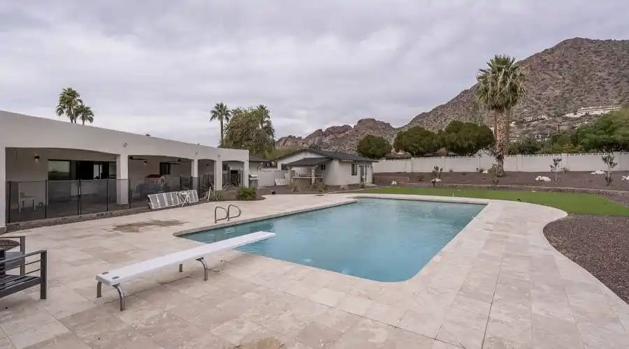 4545 N Royal View Dr E, Phoenix, Arizona 85018, United States, 5 Bedrooms Bedrooms, 5 Rooms Rooms,5 BathroomsBathrooms,Residential,For Sale,N Royal View Dr E ,1202204