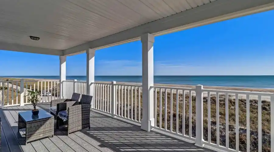 Private third floor balcony