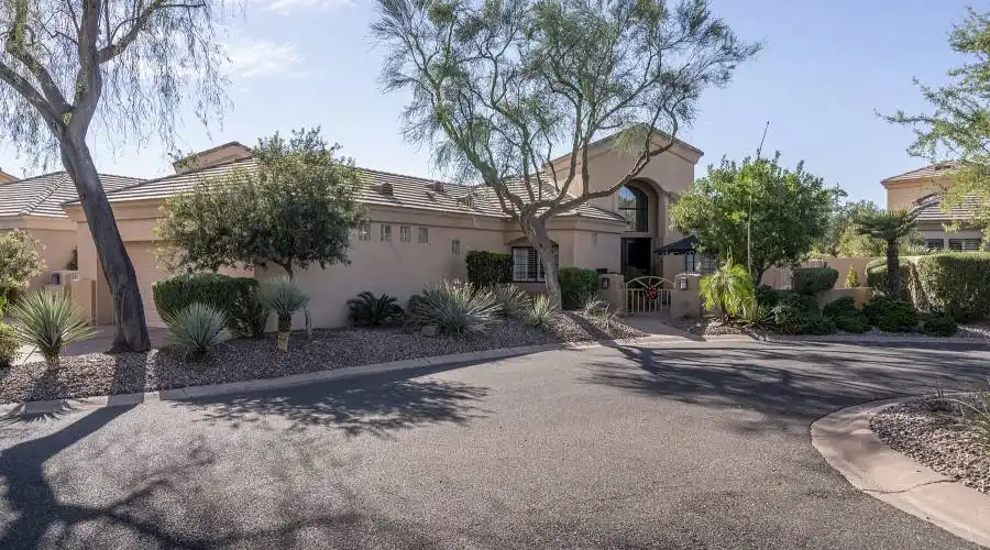 7705 E DOUBLETREE ROAD 52, Scottsdale, Arizona 85258, United States, 3 Bedrooms Bedrooms, 3 Rooms Rooms,2 BathroomsBathrooms,Residential,For Sale,e doubletree RD 52,1205692