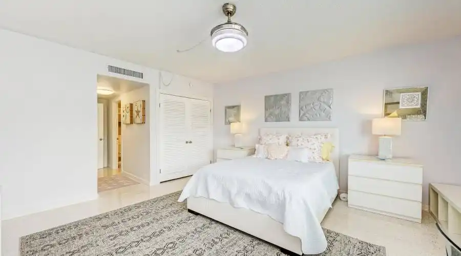 100 Sands Point Road, Longboat Key, Florida 34228, United States, 2 Bedrooms Bedrooms, 4 Rooms Rooms,1 BathroomBathrooms,Condo,For Sale,``,Sands Point Road,1224120