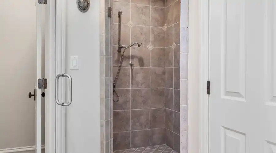 7712 harps mill RD, Raleigh, North Carolina 27615, United States, 6 Bedrooms Bedrooms, 16 Rooms Rooms,6 BathroomsBathrooms,Residential,For Sale,harps mill RD,1274847