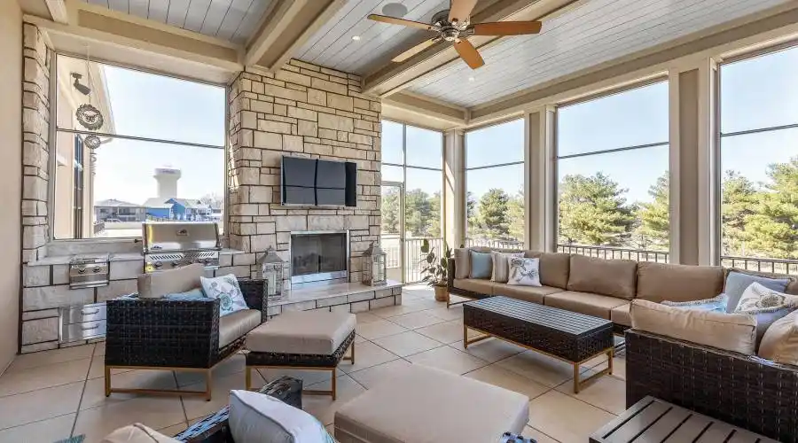 10119 Bella Strada Lane, Johnston, Iowa 50131, United States, ,Residential,For Sale,10119 Bella Strada Lane,1277442