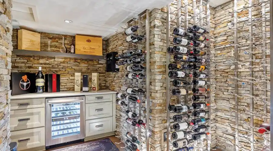 10119 Bella Strada Lane, Johnston, Iowa 50131, United States, ,Residential,For Sale,10119 Bella Strada Lane,1277442