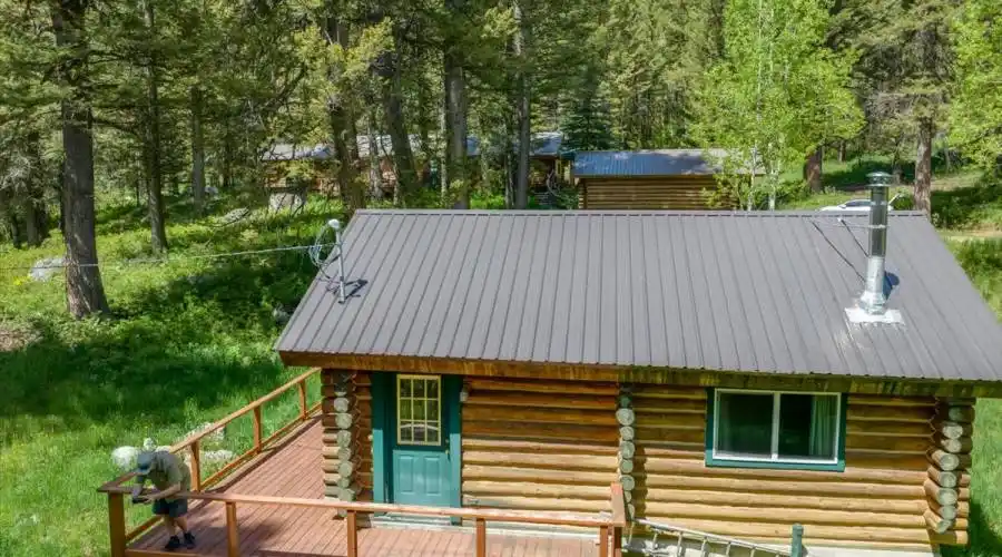 5725 N Fish Creek Rd, Wilson, Wyoming 83014, United States, 2 Bedrooms Bedrooms, 7 Rooms Rooms,2 BathroomsBathrooms,Residential,For Sale,N Fish Creek Rd,1277907