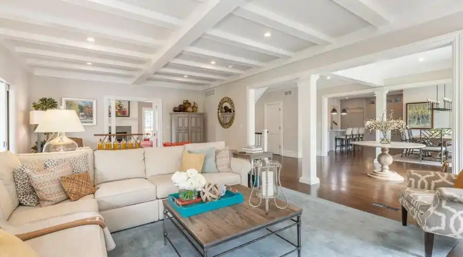 14 Valley View Rd, Philadelphia, Pennsylvania, 19118, United States, 6 Bedrooms Bedrooms, 12 Rooms Rooms,6 BathroomsBathrooms,Residential,For Sale,Valley View,1279143