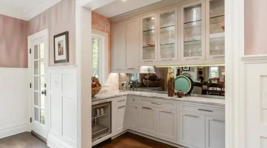 14 Valley View Rd, Philadelphia, Pennsylvania, 19118, United States, 6 Bedrooms Bedrooms, 12 Rooms Rooms,6 BathroomsBathrooms,Residential,For Sale,Valley View,1279143