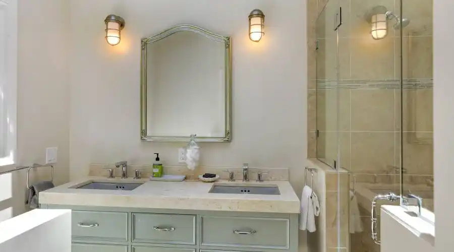 8 Felipa Ct, Tiburon, California 94920, United States, 6 Bedrooms Bedrooms, ,3.5 BathroomsBathrooms,Residential,For Sale,8 Felipa Ct,1280881