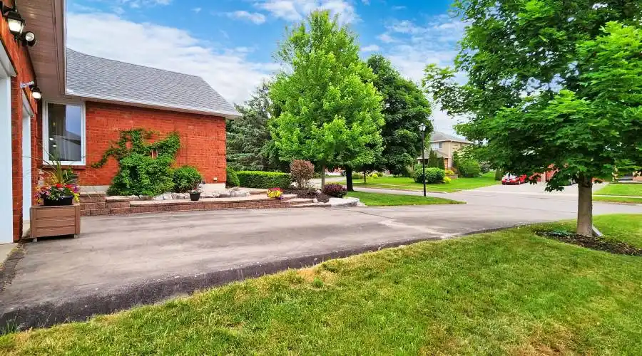 20 Arthur Hall Drive, Sharon, Ontario, Canada, 4 Bedrooms Bedrooms, 9 Rooms Rooms,3 BathroomsBathrooms,Single family home,For Sale,Arthur Hall,1290075