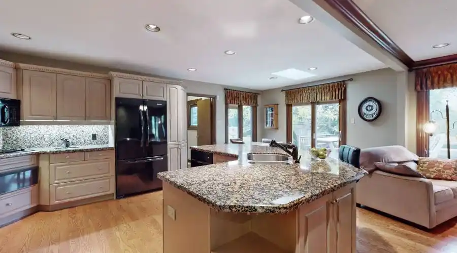 20 Arthur Hall Drive, Sharon, Ontario, Canada, 4 Bedrooms Bedrooms, 9 Rooms Rooms,3 BathroomsBathrooms,Single family home,For Sale,Arthur Hall,1290075