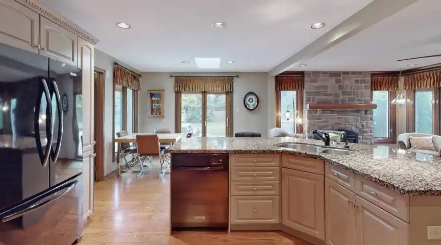 20 Arthur Hall Drive, Sharon, Ontario, Canada, 4 Bedrooms Bedrooms, 9 Rooms Rooms,3 BathroomsBathrooms,Single family home,For Sale,Arthur Hall,1290075