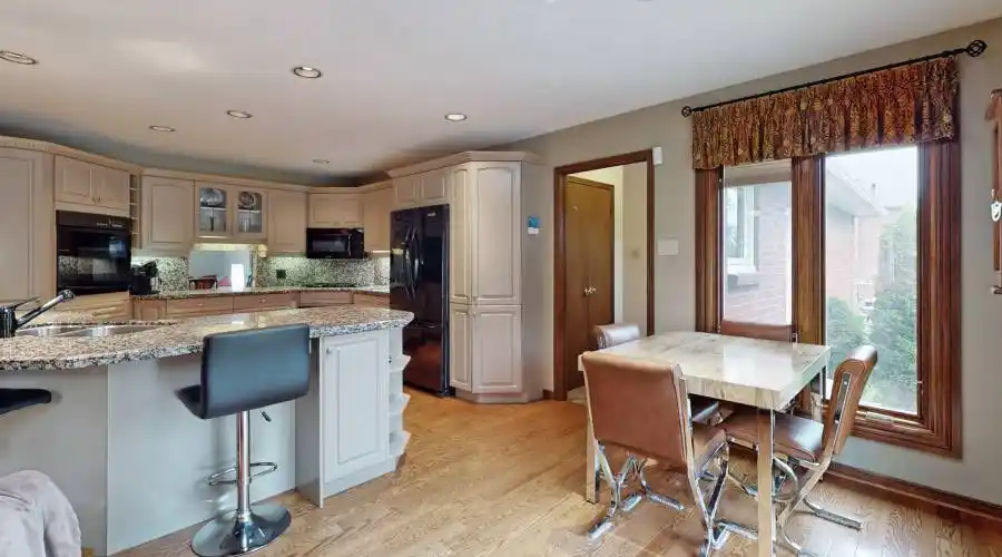 20 Arthur Hall Drive, Sharon, Ontario, Canada, 4 Bedrooms Bedrooms, 9 Rooms Rooms,3 BathroomsBathrooms,Single family home,For Sale,Arthur Hall,1290075