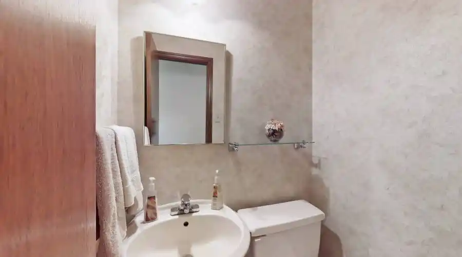 20 Arthur Hall Drive, Sharon, Ontario, Canada, 4 Bedrooms Bedrooms, 9 Rooms Rooms,3 BathroomsBathrooms,Single family home,For Sale,Arthur Hall,1290075