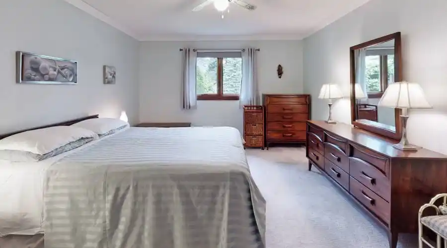 20 Arthur Hall Drive, Sharon, Ontario, Canada, 4 Bedrooms Bedrooms, 9 Rooms Rooms,3 BathroomsBathrooms,Single family home,For Sale,Arthur Hall,1290075