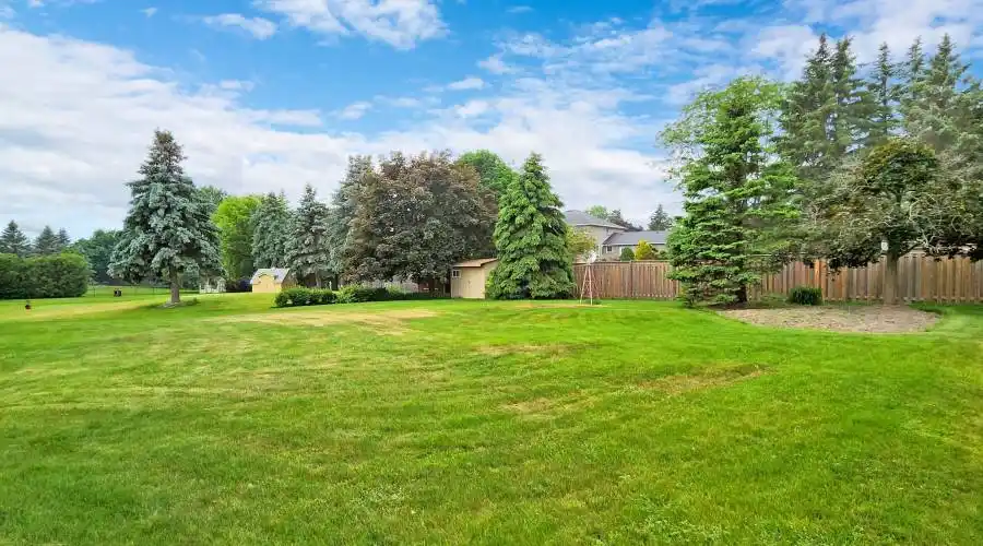 20 Arthur Hall Drive, Sharon, Ontario, Canada, 4 Bedrooms Bedrooms, 9 Rooms Rooms,3 BathroomsBathrooms,Single family home,For Sale,Arthur Hall,1290075