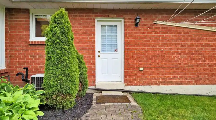 20 Arthur Hall Drive, Sharon, Ontario, Canada, 4 Bedrooms Bedrooms, 9 Rooms Rooms,3 BathroomsBathrooms,Single family home,For Sale,Arthur Hall,1290075