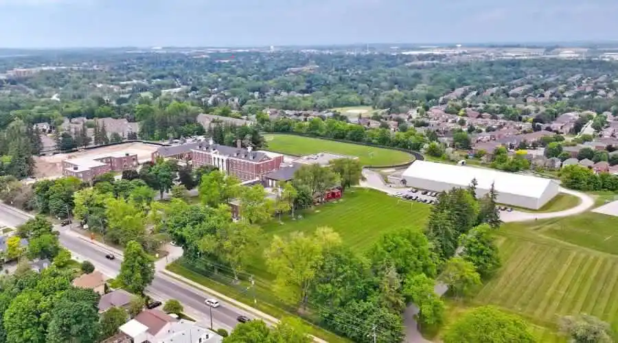 20 Arthur Hall Drive, Sharon, Ontario, Canada, 4 Bedrooms Bedrooms, 9 Rooms Rooms,3 BathroomsBathrooms,Single family home,For Sale,Arthur Hall,1290075