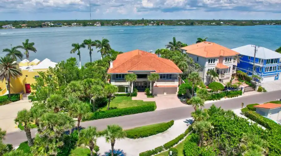 1704 Casey Key Rd, Florida 34275, United States, 3 Bedrooms Bedrooms, 5 Rooms Rooms,4 BathroomsBathrooms,Residential,For Sale,Casey Key,1302261