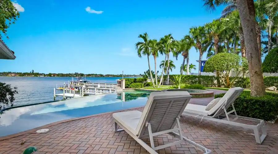 1704 Casey Key Rd, Florida 34275, United States, 3 Bedrooms Bedrooms, 5 Rooms Rooms,4 BathroomsBathrooms,Residential,For Sale,Casey Key,1302261