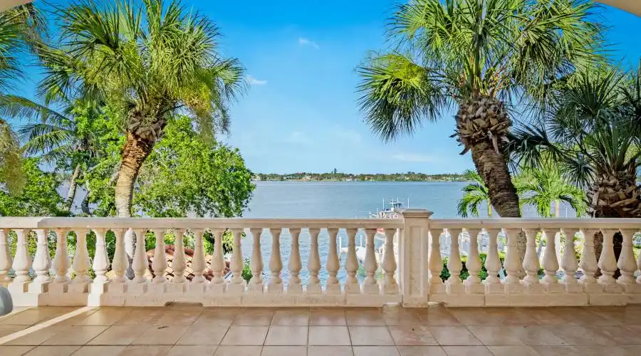 1704 Casey Key Rd, Florida 34275, United States, 3 Bedrooms Bedrooms, 5 Rooms Rooms,4 BathroomsBathrooms,Residential,For Sale,Casey Key,1302261